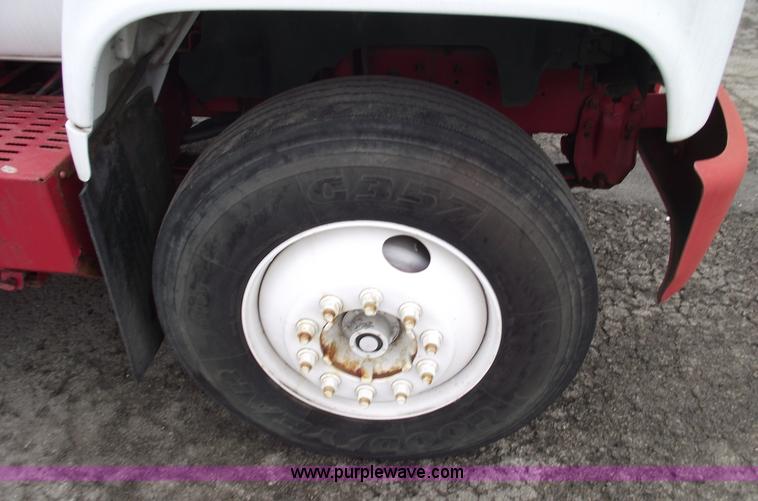 image for item 5454 1995 GMC TopKick box truck