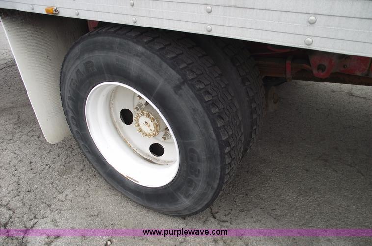 image for item 5454 1995 GMC TopKick box truck