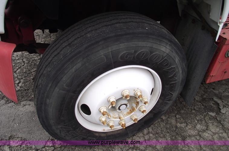 image for item 5454 1995 GMC TopKick box truck