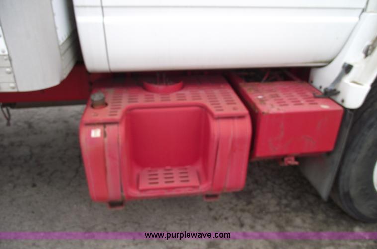 image for item 5454 1995 GMC TopKick box truck