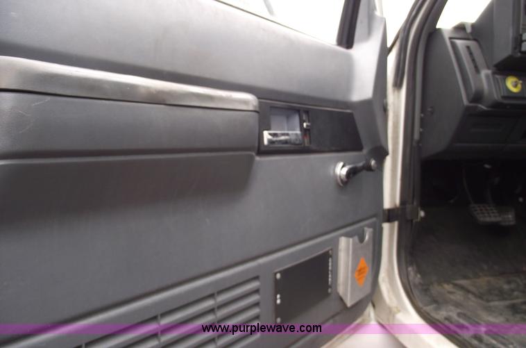 image for item 5454 1995 GMC TopKick box truck