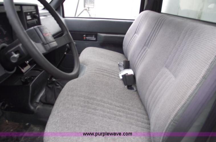 image for item 5454 1995 GMC TopKick box truck