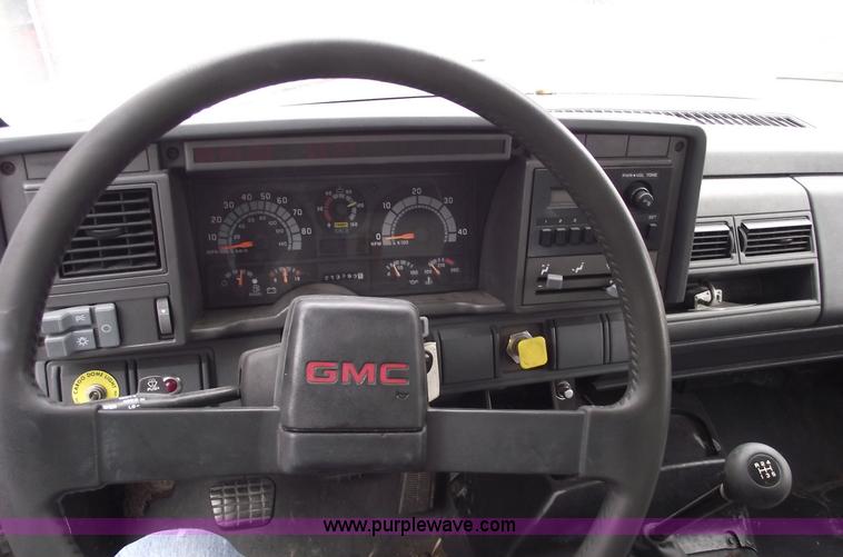 image for item 5454 1995 GMC TopKick box truck