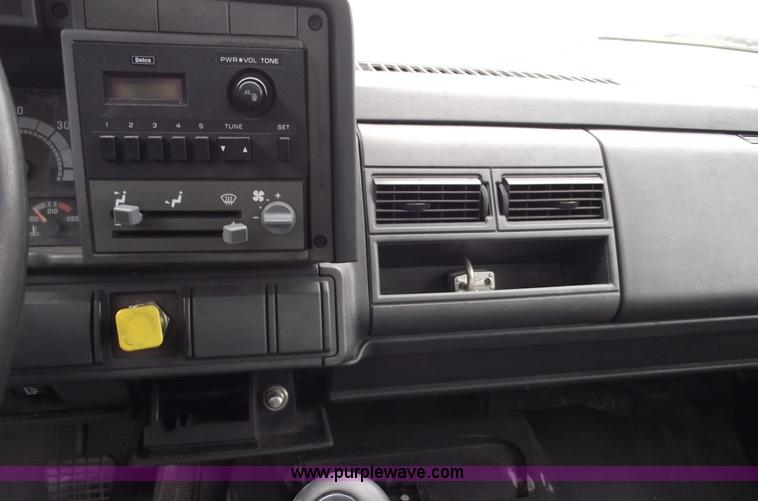 image for item 5454 1995 GMC TopKick box truck