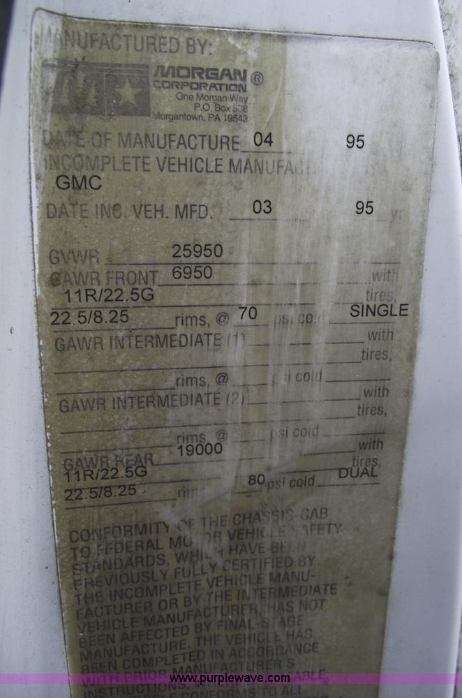 image for item 5454 1995 GMC TopKick box truck