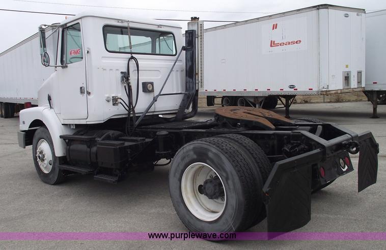 image for item 5455 1991 Volvo WG42T semi truck