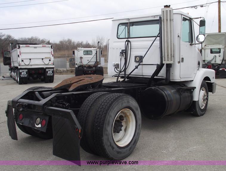 image for item 5455 1991 Volvo WG42T semi truck