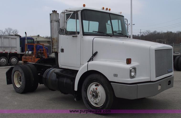 image for item 5455 1991 Volvo WG42T semi truck