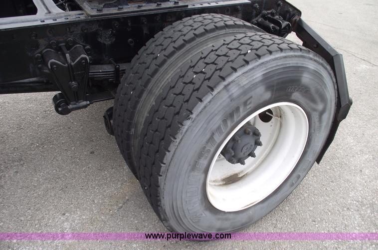 image for item 5455 1991 Volvo WG42T semi truck