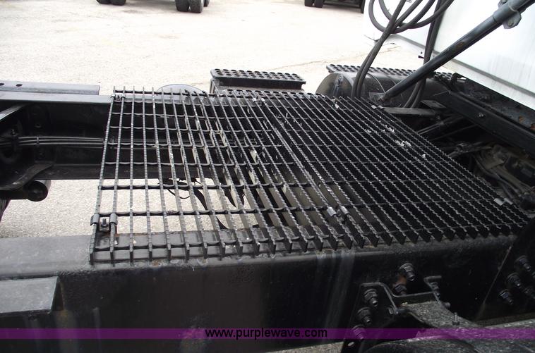 image for item 5455 1991 Volvo WG42T semi truck