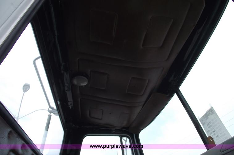 image for item 5455 1991 Volvo WG42T semi truck