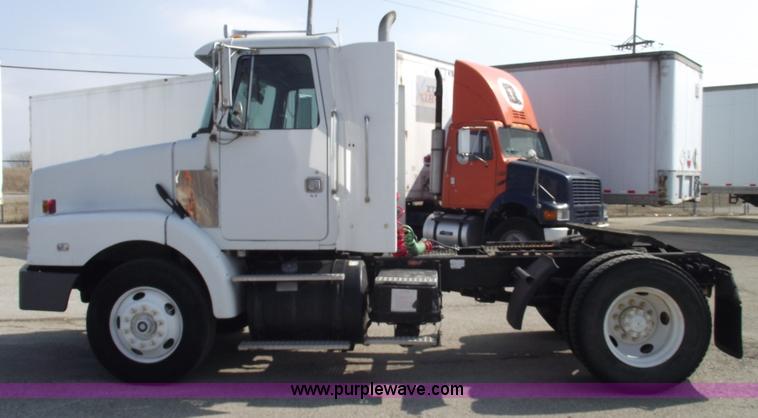 image for item 5457 1995 Volvo WG42T semi truck