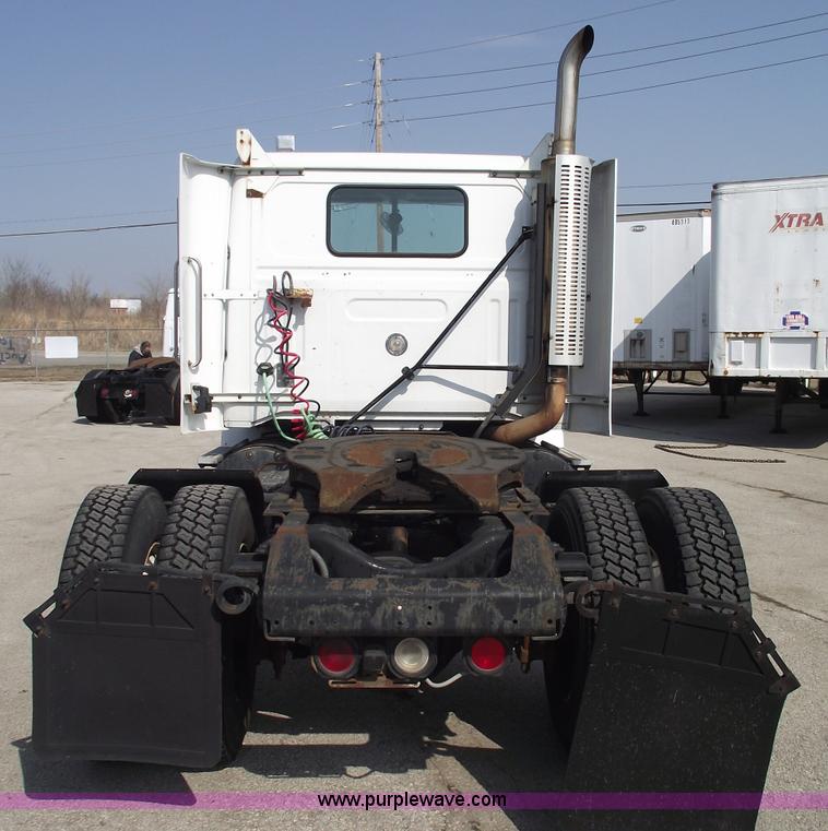 image for item 5457 1995 Volvo WG42T semi truck