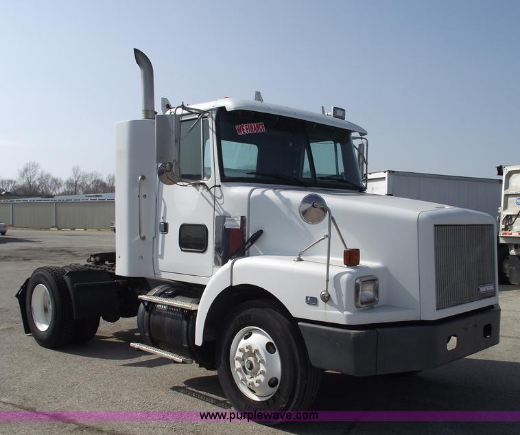 image for item 5457 1995 Volvo WG42T semi truck