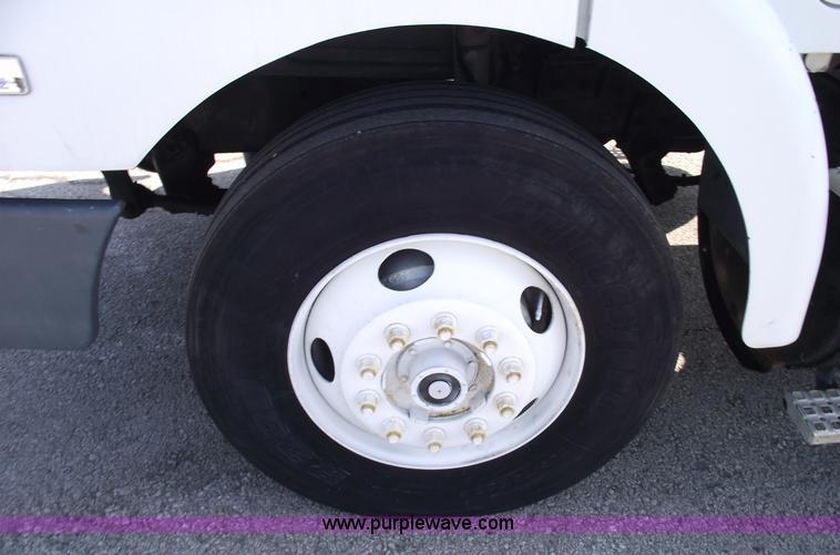 image for item 5457 1995 Volvo WG42T semi truck