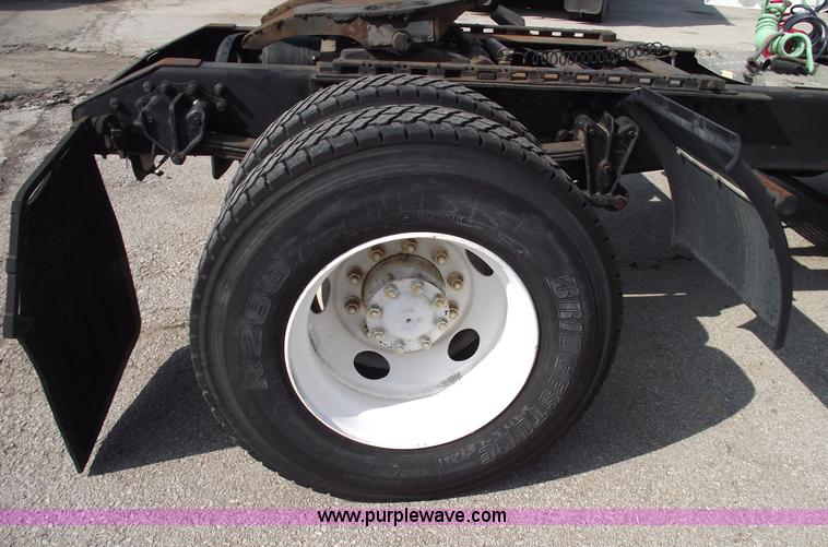 image for item 5457 1995 Volvo WG42T semi truck