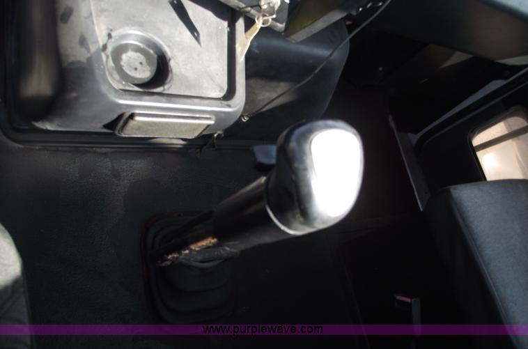 image for item 5457 1995 Volvo WG42T semi truck