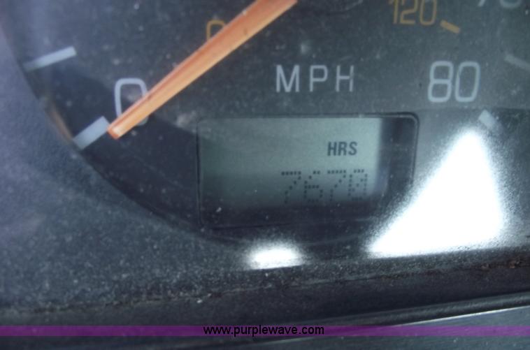 image for item 5457 1995 Volvo WG42T semi truck