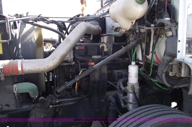 image for item 5457 1995 Volvo WG42T semi truck