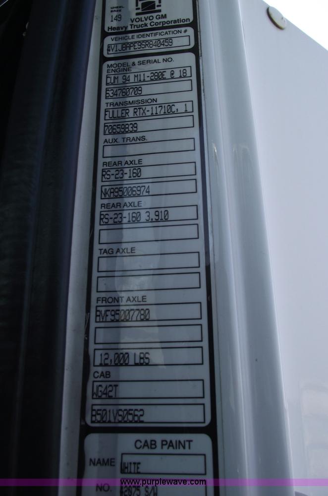 image for item 5457 1995 Volvo WG42T semi truck