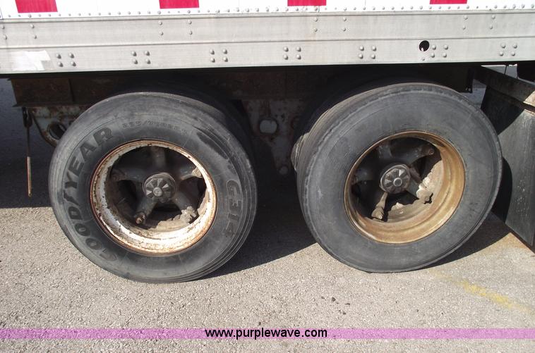 image for item 5460 1983 Fruehauf 48' trailer