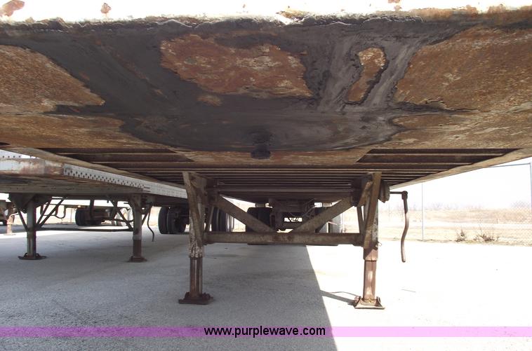 image for item 5461 1985 Fruehauf 48' trailer