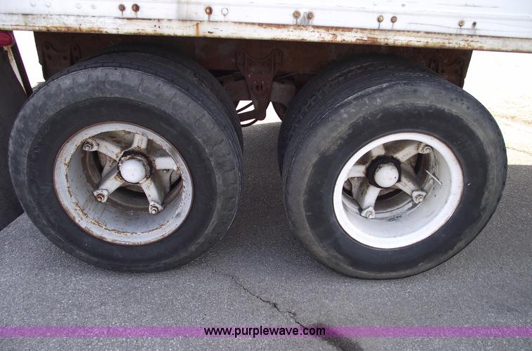 image for item 5462 1982 Dorsey 48' trailer