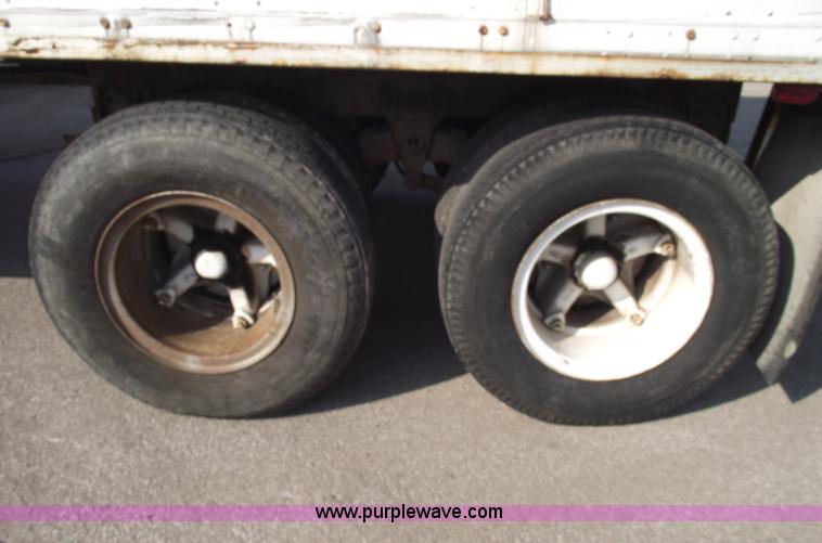 image for item 5462 1982 Dorsey 48' trailer