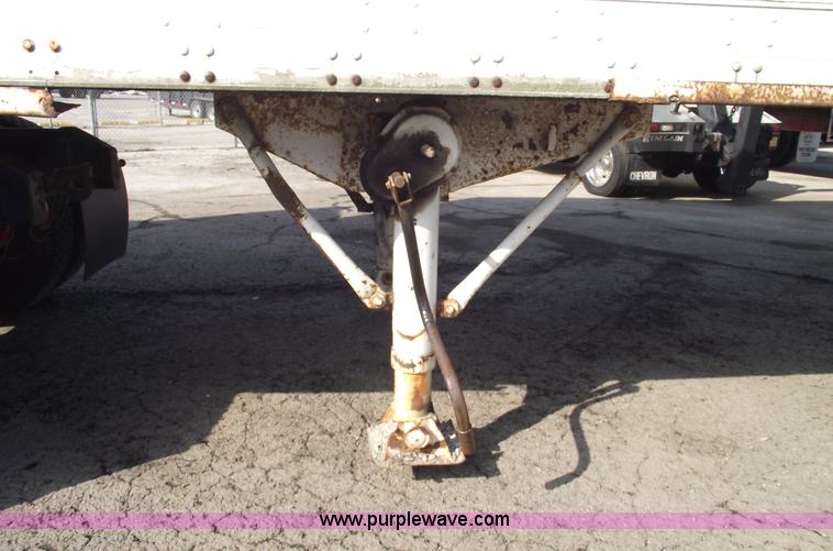 image for item 5462 1982 Dorsey 48' trailer