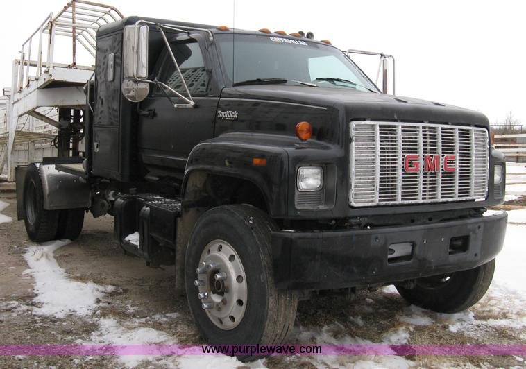 image for item 8182 1993 GMC TopKick SLE truck