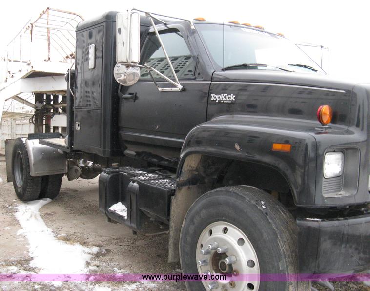 image for item 8182 1993 GMC TopKick SLE truck
