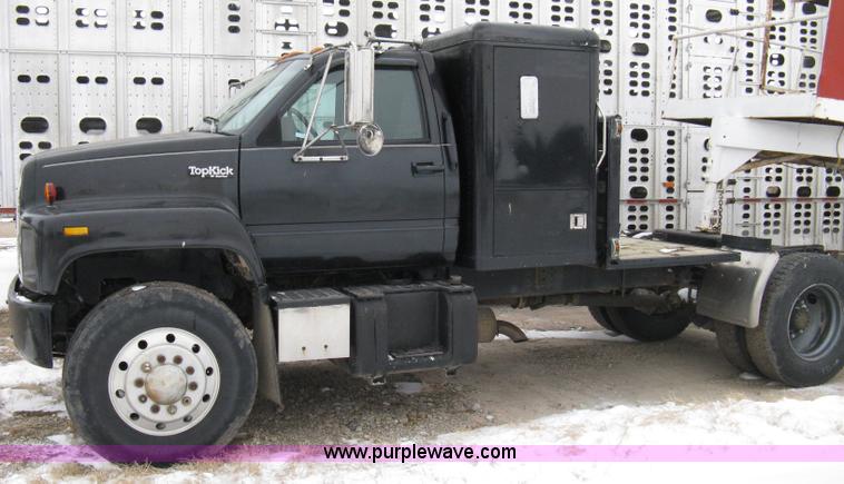 image for item 8182 1993 GMC TopKick SLE truck