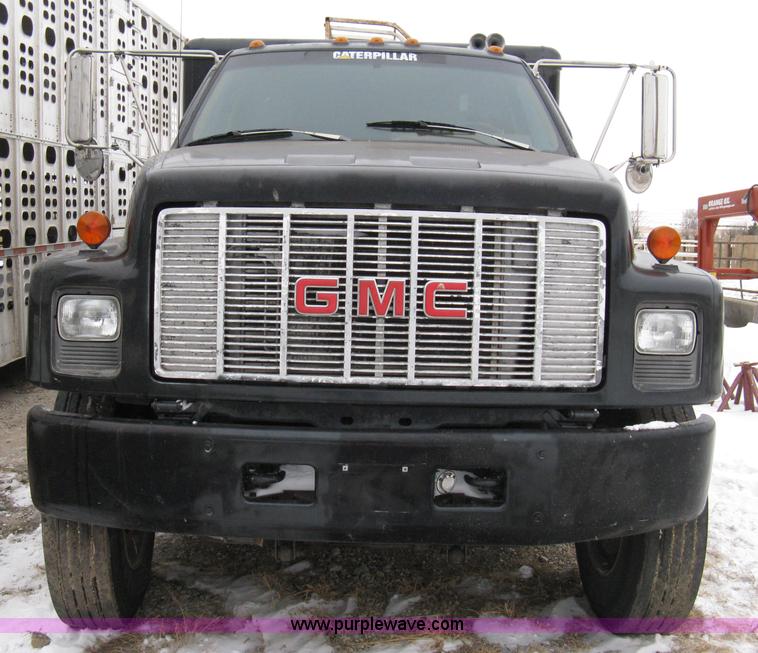 image for item 8182 1993 GMC TopKick SLE truck