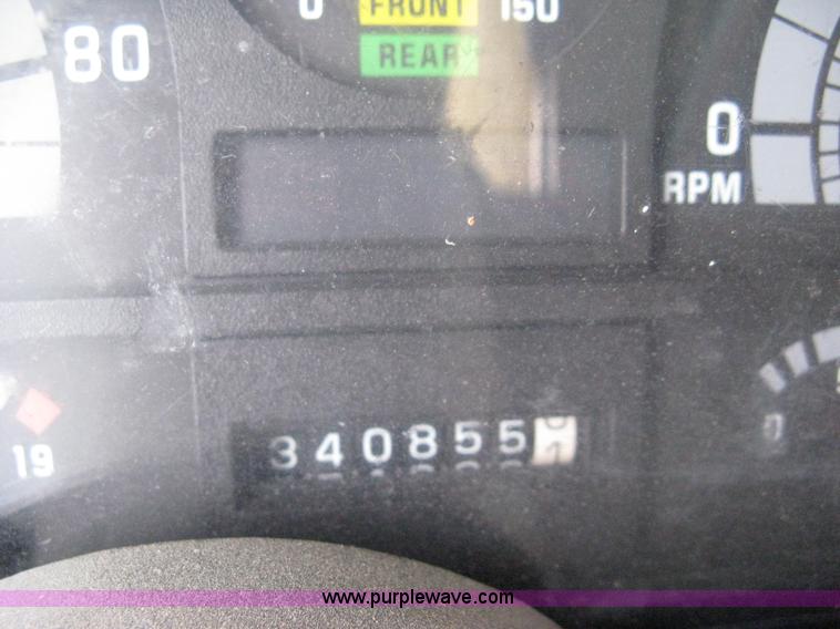 image for item 8182 1993 GMC TopKick SLE truck