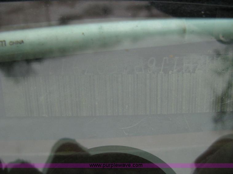 image for item 8182 1993 GMC TopKick SLE truck