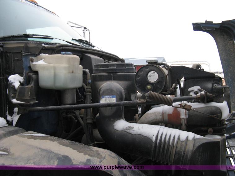 image for item 8182 1993 GMC TopKick SLE truck