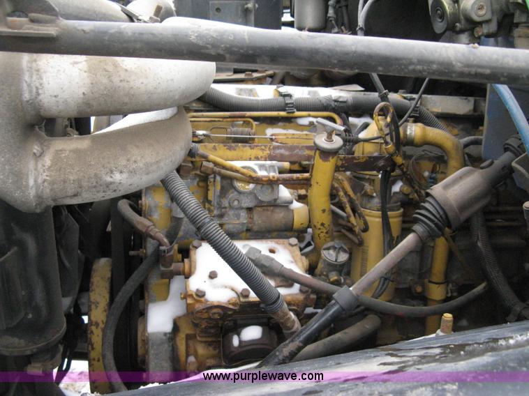 image for item 8182 1993 GMC TopKick SLE truck