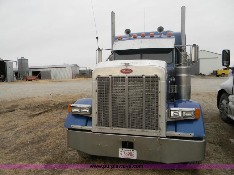 image for item 8183 2000 Peterbilt 379 semi truck