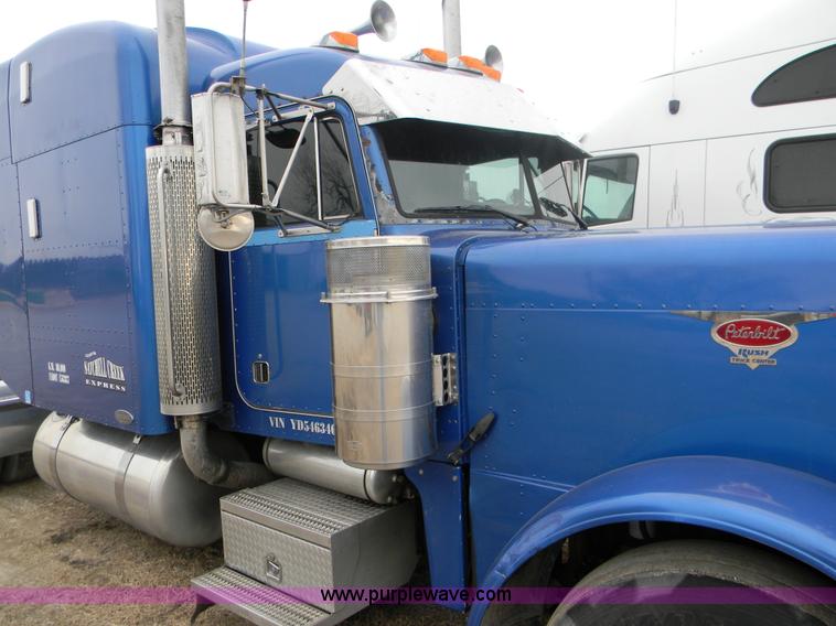 image for item 8183 2000 Peterbilt 379 semi truck