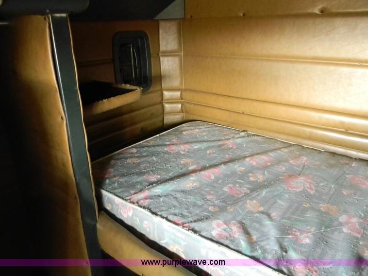 image for item 8183 2000 Peterbilt 379 semi truck