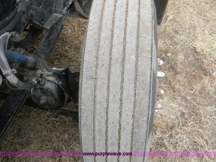 image for item 8183 2000 Peterbilt 379 semi truck