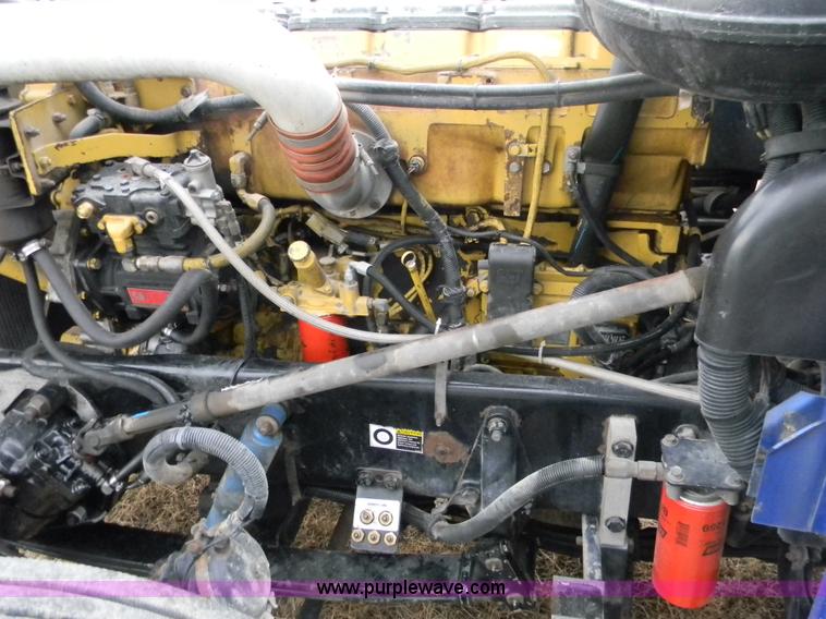 image for item 8183 2000 Peterbilt 379 semi truck