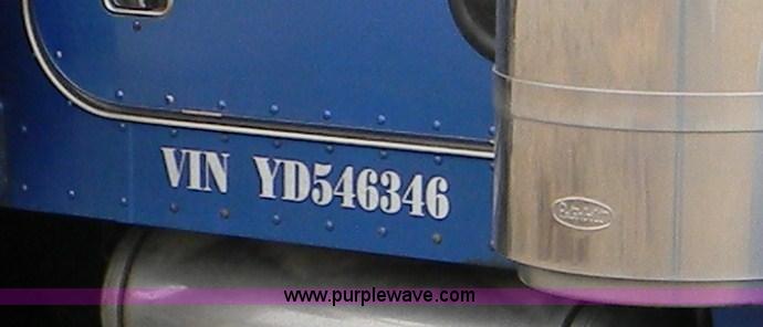 image for item 8183 2000 Peterbilt 379 semi truck