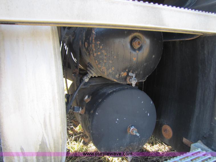 image for item 8383 1990 Mack CH613 semi truck