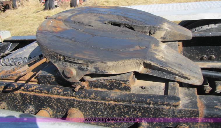 image for item 8383 1990 Mack CH613 semi truck