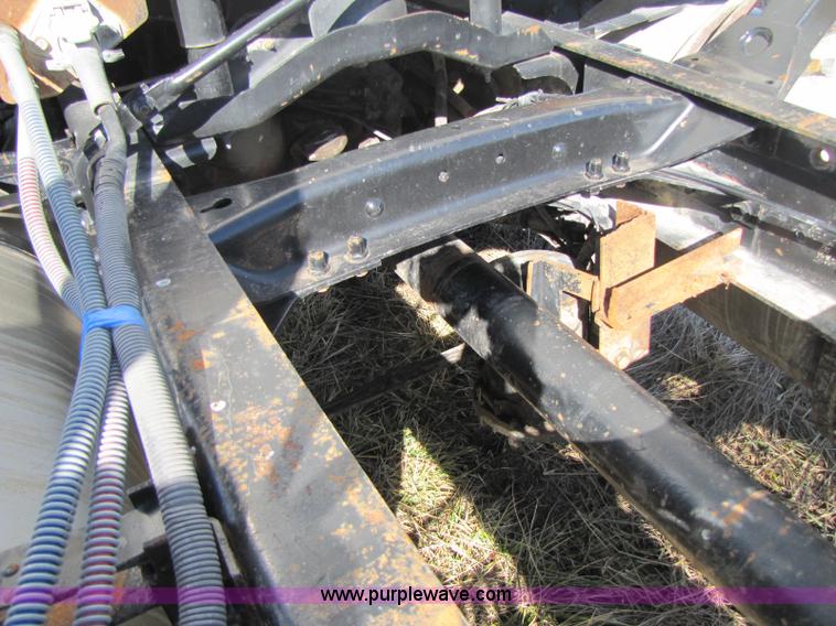 image for item 8383 1990 Mack CH613 semi truck