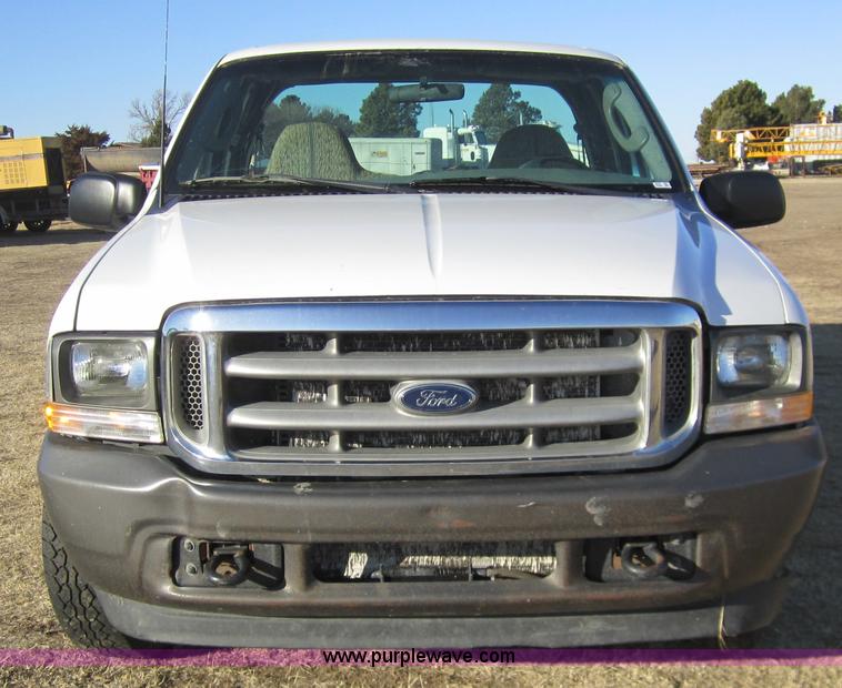 image for item 3405 2003 Ford F250 XL Super Duty super cab pickup truck