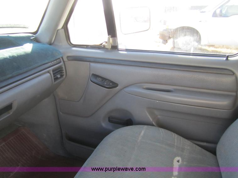 image for item 3406 1997 Ford F350 XLT crew cab pickup truck