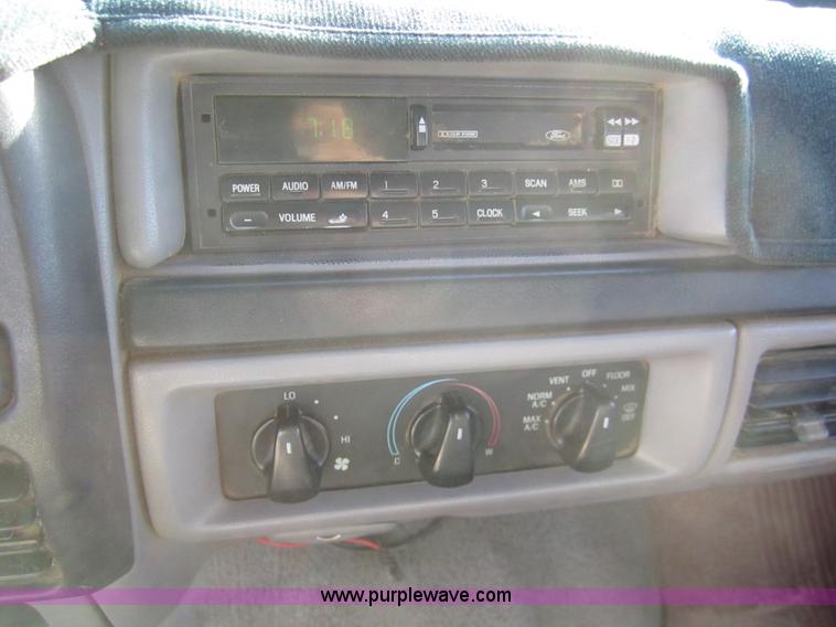 image for item 3406 1997 Ford F350 XLT crew cab pickup truck