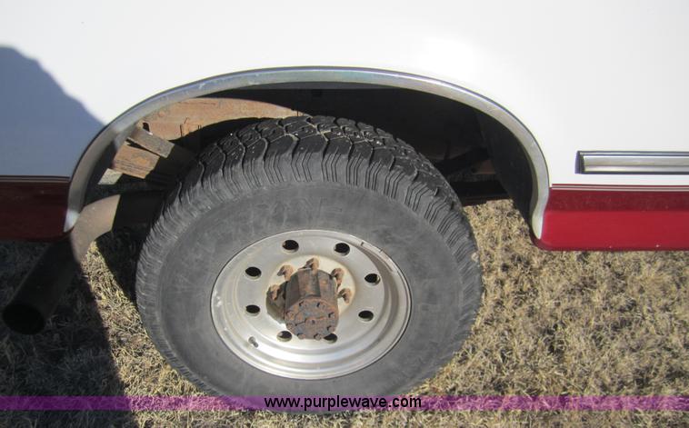 image for item 3406 1997 Ford F350 XLT crew cab pickup truck